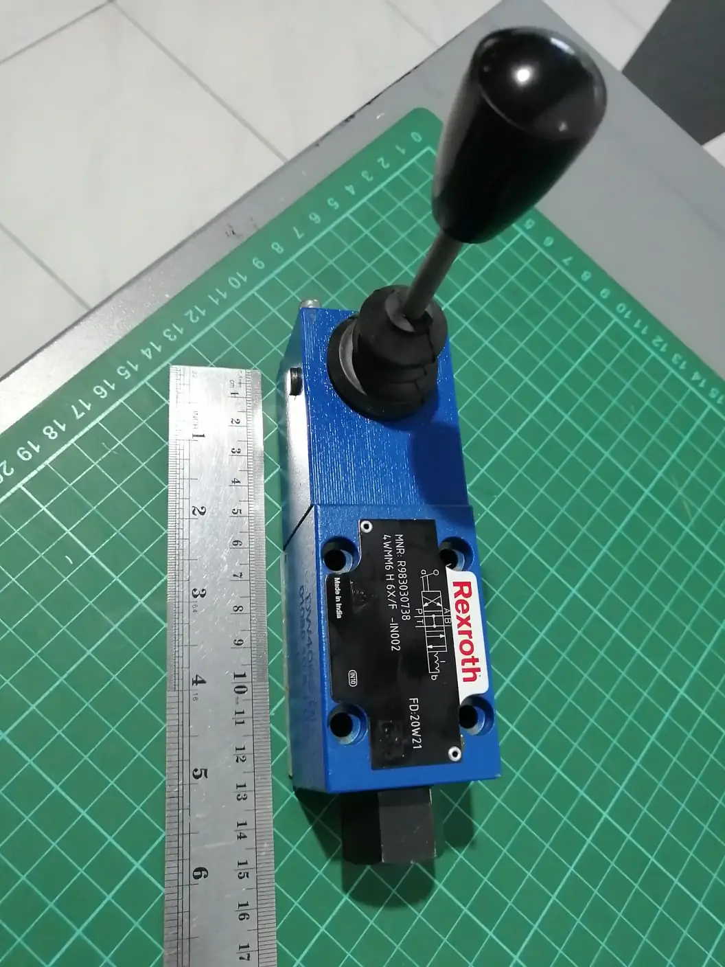 Rexroth manual directional valve