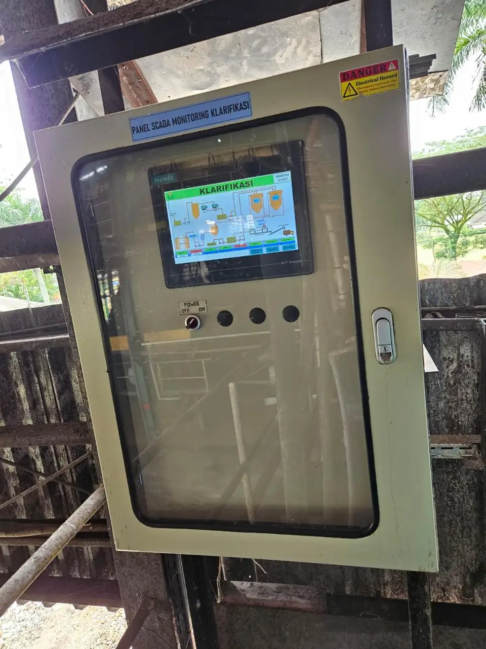 SCADA monitoring panel for the clarification station with a process overview screen